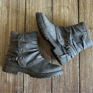 Very G booties size 8.5